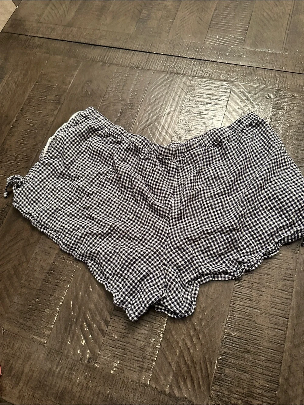 HOLLISTER SIZE LARGE Gingham Drawstring Women’s Shorts - Black/White